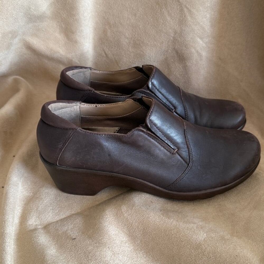 24/7 Easy Spirit Brown Slipon Shoes Women's sz7.5 Leather Uppers